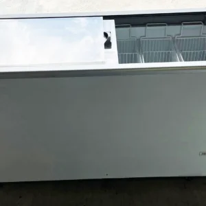 Alternative view of 19.5 cu. ft. or 550 L Flat Glass Top Sliding Lid Display Chest Freezer (HFSL550-1V007)